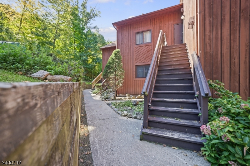 1 Red Lodge Dr, Unit 6 Vernon NJ 07462