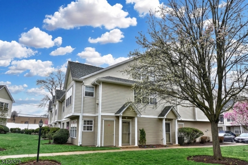 11 Collura Lane Clifton NJ 07012