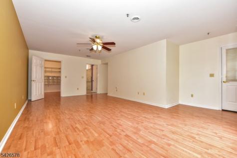 11 Collura Lane Clifton NJ 07012