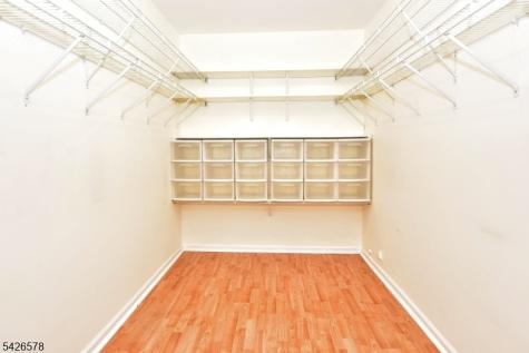 11 Collura Lane Clifton NJ 07012