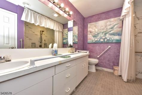 11 Collura Lane Clifton NJ 07012