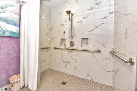 11 Collura Lane Clifton NJ 07012