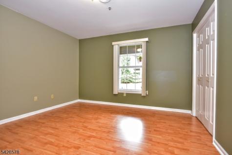 11 Collura Lane Clifton NJ 07012
