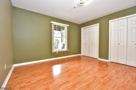 11 Collura Lane Clifton NJ 07012