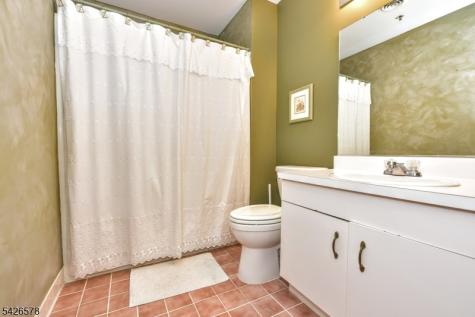 11 Collura Lane Clifton NJ 07012