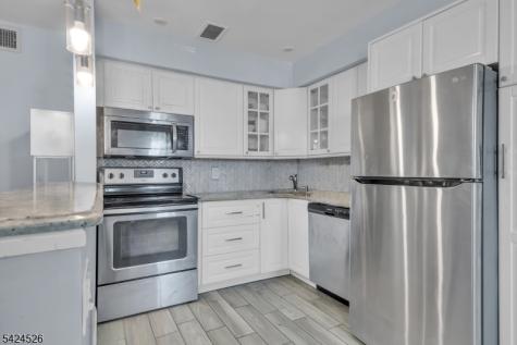 1003 Unicorn Way Clifton NJ 07011