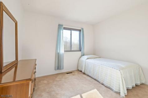 5 Lily Court Edison NJ 08820