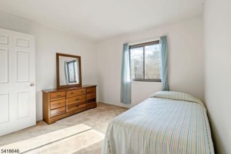 5 Lily Court Edison NJ 08820