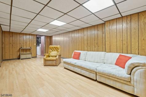 5 Lily Court Edison NJ 08820