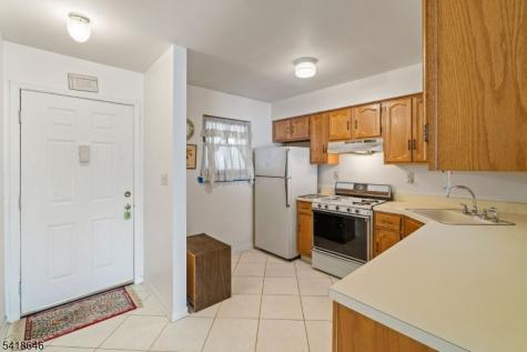 5 Lily Court Edison NJ 08820
