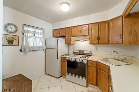 5 Lily Court Edison NJ 08820