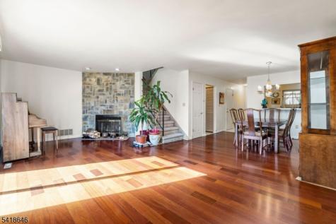 5 Lily Court Edison NJ 08820