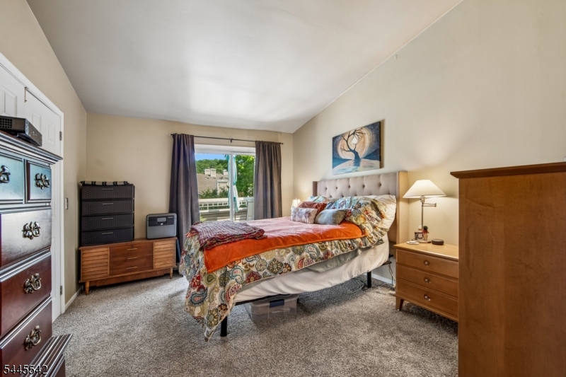 92 Ashley Court Bedminster NJ 07921