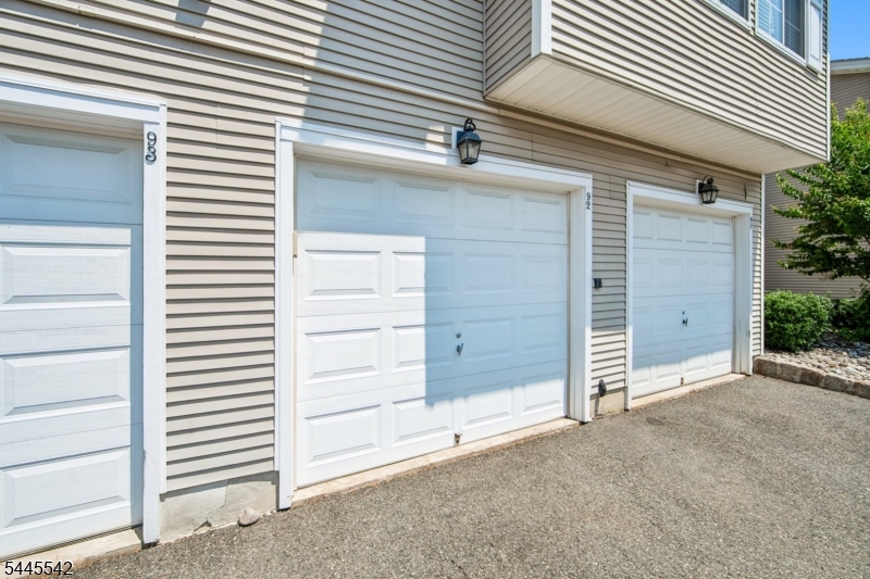 92 Ashley Court Bedminster NJ 07921