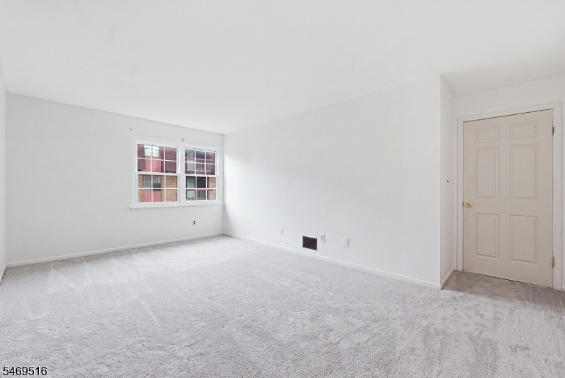 296 Alpine Way Woodbridge NJ 07095