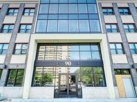 90 Clinton Avenue Newark NJ 07114