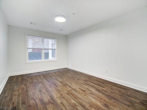 90 Clinton Avenue Newark NJ 07114