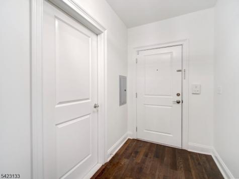 90 Clinton Avenue Newark NJ 07114