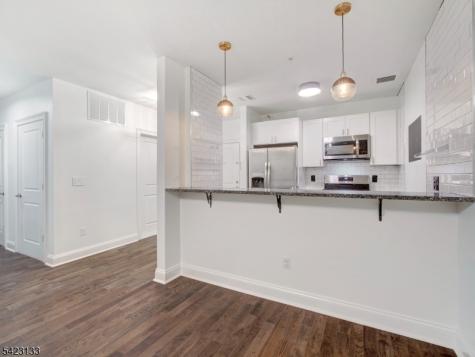 90 Clinton Avenue Newark NJ 07114