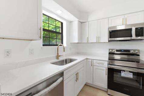 10 Daniel Court Lebanon NJ 08833