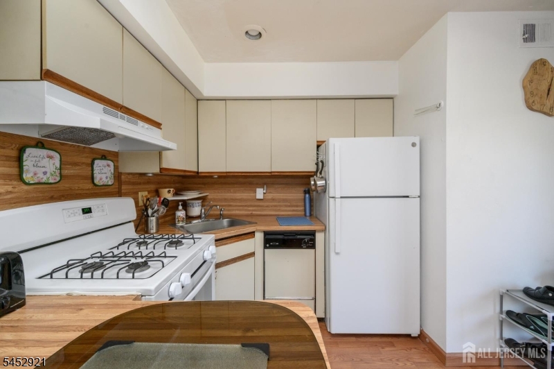 32 Judson Edison NJ 08837