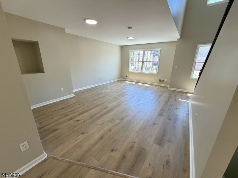 16 E Kinney Street Newark NJ 07102