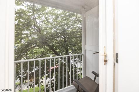 203 Hudson Court Independence NJ 07840