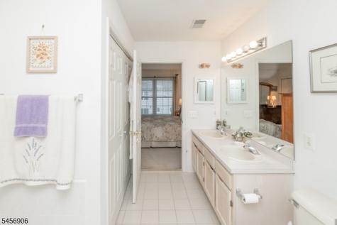 203 Hudson Court Independence NJ 07840