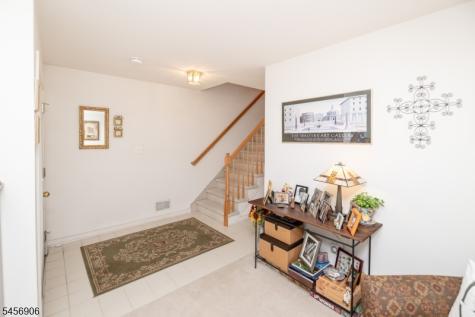 203 Hudson Court Independence NJ 07840