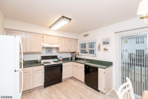 203 Hudson Court Independence NJ 07840