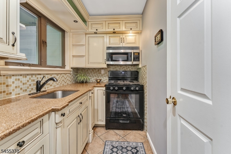 705 Clark Circle Raritan NJ 08822