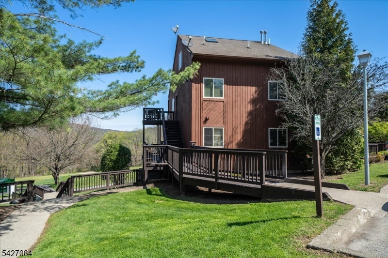 6 Falkenstein Dr Unit 8 Vernon NJ 07462