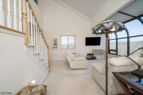 6 Falkenstein Dr Unit 8 Vernon NJ 07462