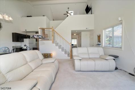 6 Falkenstein Dr Unit 8 Vernon NJ 07462