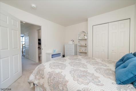 6 Falkenstein Dr Unit 8 Vernon NJ 07462