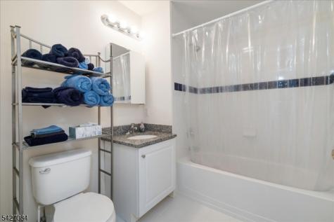 6 Falkenstein Dr Unit 8 Vernon NJ 07462