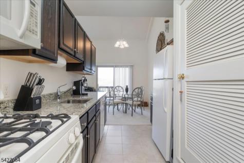 6 Falkenstein Dr Unit 8 Vernon NJ 07462