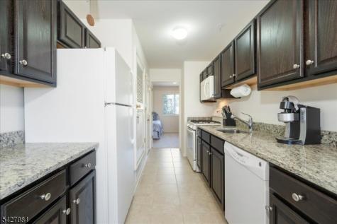 6 Falkenstein Dr Unit 8 Vernon NJ 07462