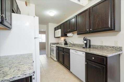 6 Falkenstein Dr Unit 8 Vernon NJ 07462