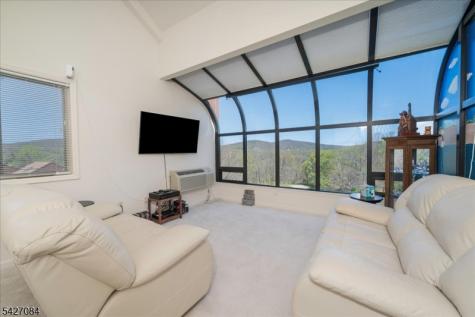 6 Falkenstein Dr Unit 8 Vernon NJ 07462