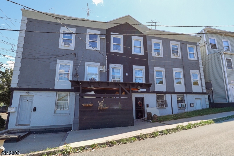 10 Oriental Street Newark NJ 07104