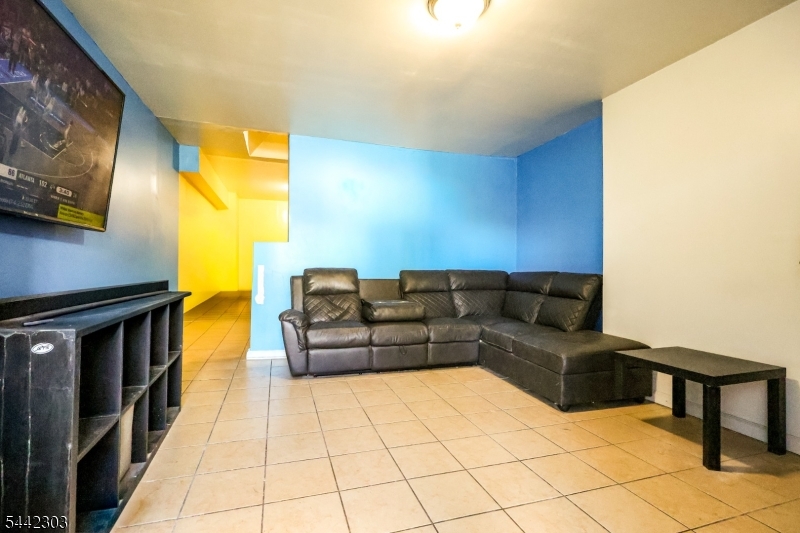 10 Oriental Street Newark NJ 07104