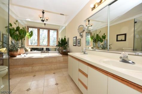 41 Litchult Lane Mahwah NJ 07430