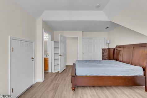 204 Merry Lane Hillsborough NJ 08844