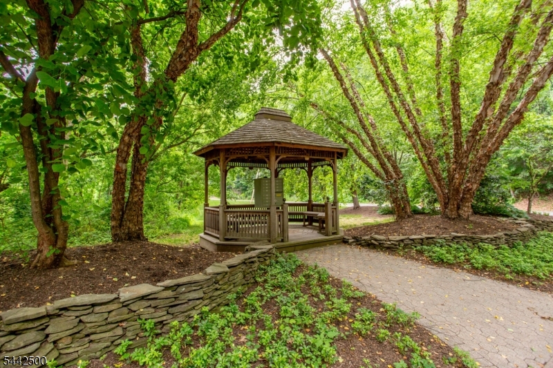 13 Rock Creek Woods Lambertville NJ 08530