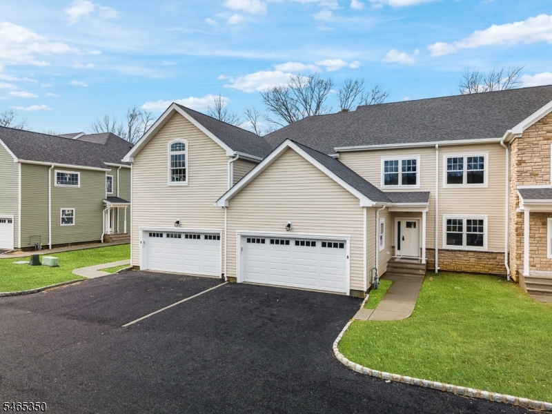 18 Remington Court Howell NJ 07727