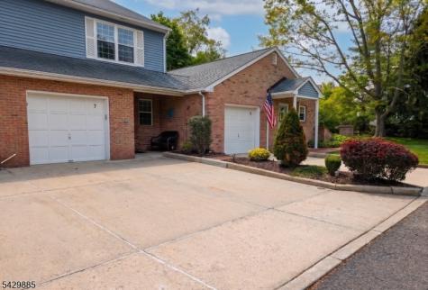7 Esther Court Lebanon NJ 08833