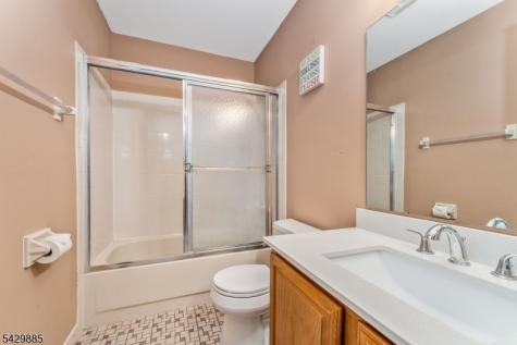 7 Esther Court Lebanon NJ 08833
