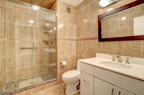 2 Claridge Drive 3lw Verona NJ 07044