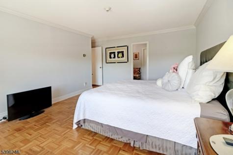 2 Claridge Drive 3lw Verona NJ 07044